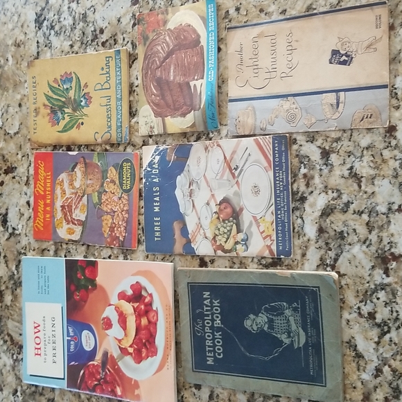 Variety of Vintage Paperback Cookbooks - Picture 1 of 8